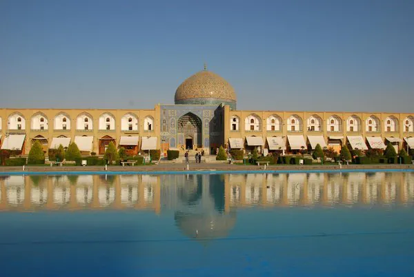 4388756-Royal-Square-in-Esfahan-0