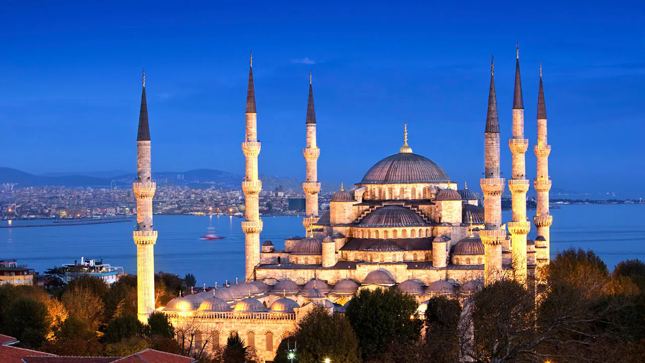 Fascinating-Sunrise-in-Istanbul-2